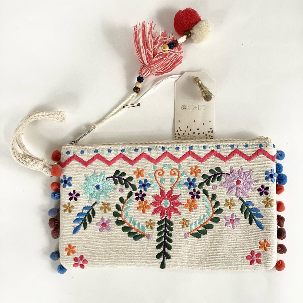 2Chic Bag Clutch Wristlet Purse Embroidered White Colorful Floral Zipper